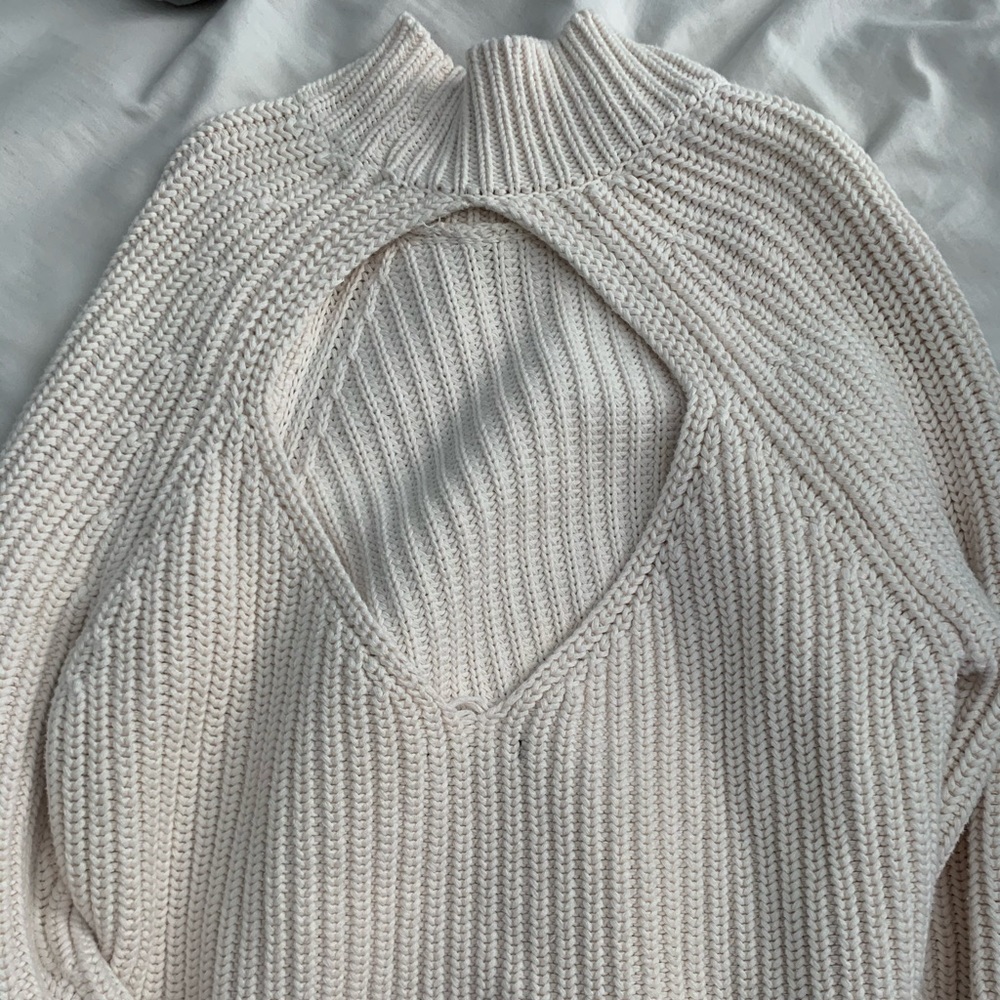 sweater - Picture 2 of 2